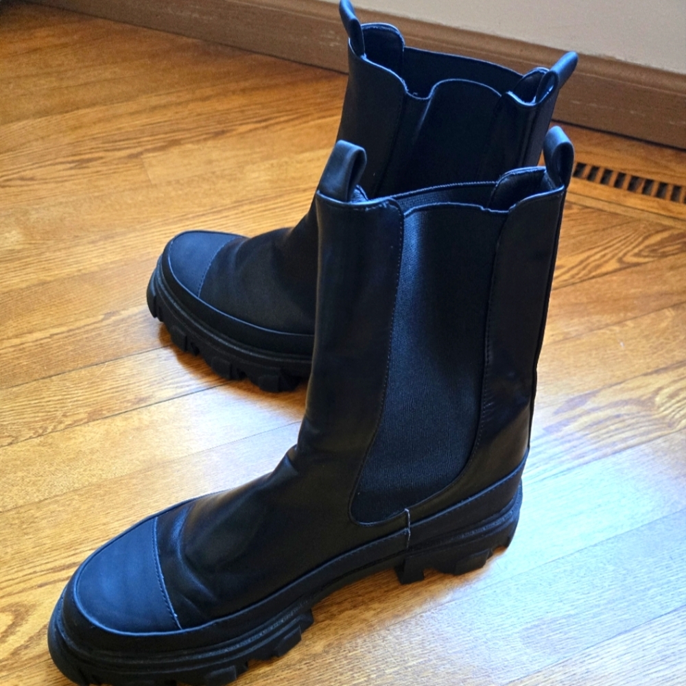 Black Chunky Combat Chelsea Boots
